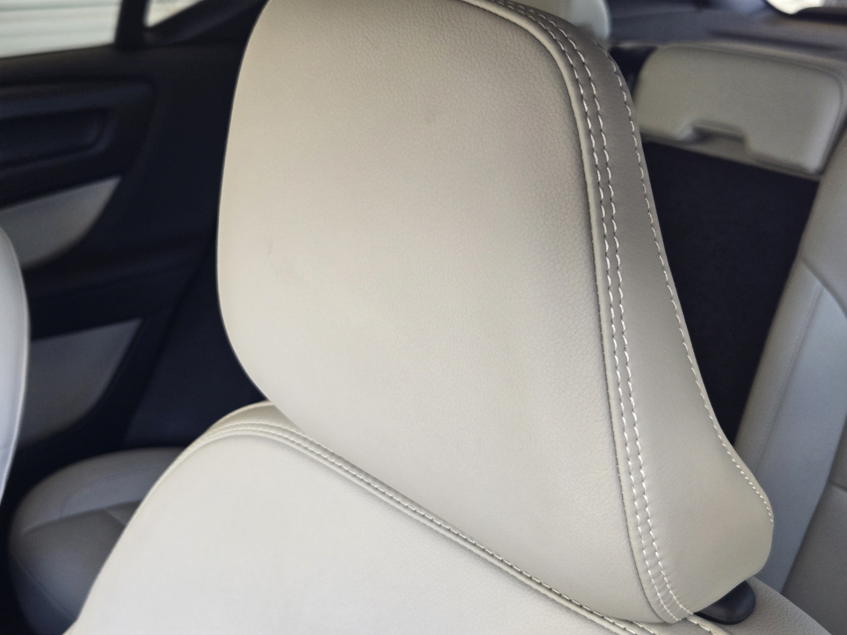 Used 2022 Volvo XC60 B5 Inscription w/ Advanced Package FWD image 13