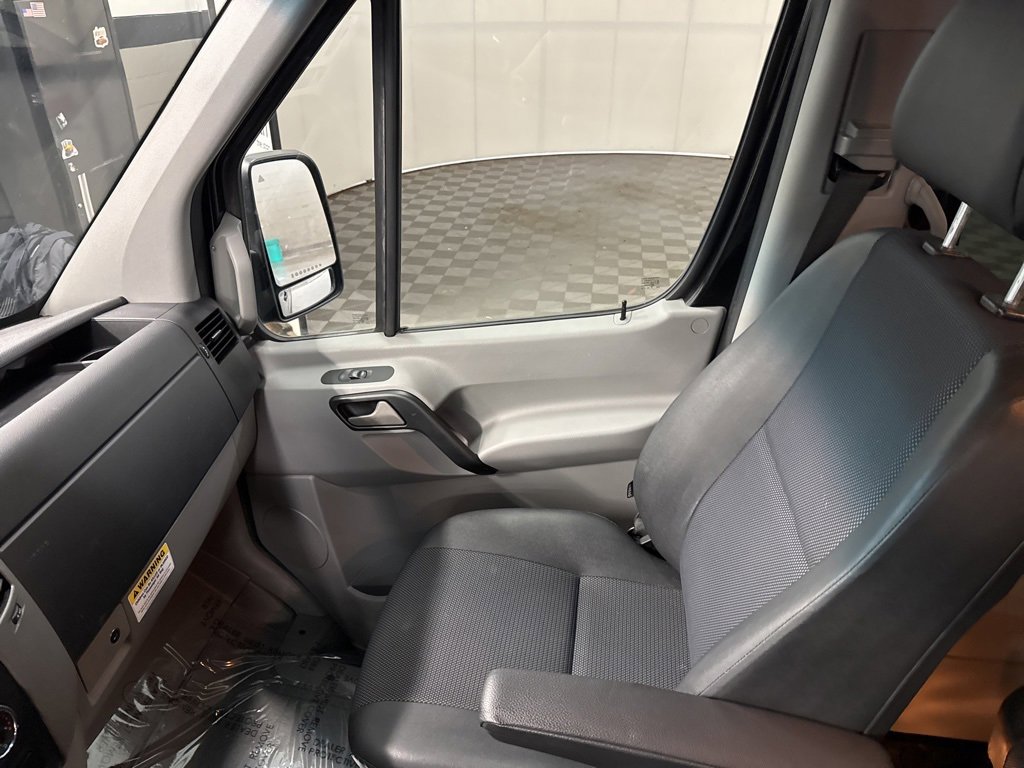 Used 2017 Mercedes-Benz Sprinter 2500 image 24