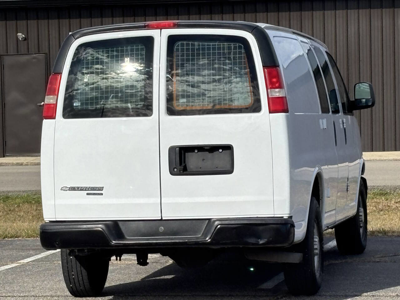 Used 2013 Chevrolet Express 2500 image 5