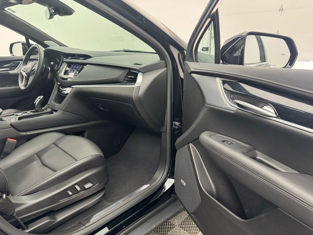 Used 2025 Cadillac XT5 Premium Luxury AWD/4WD image 35
