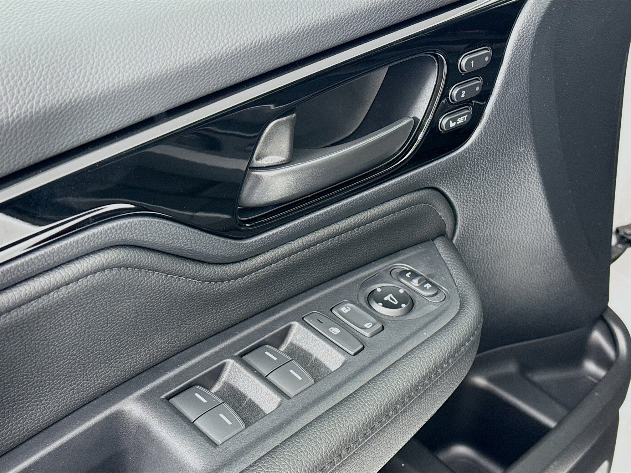 New 2026 Honda Odyssey Touring image 18