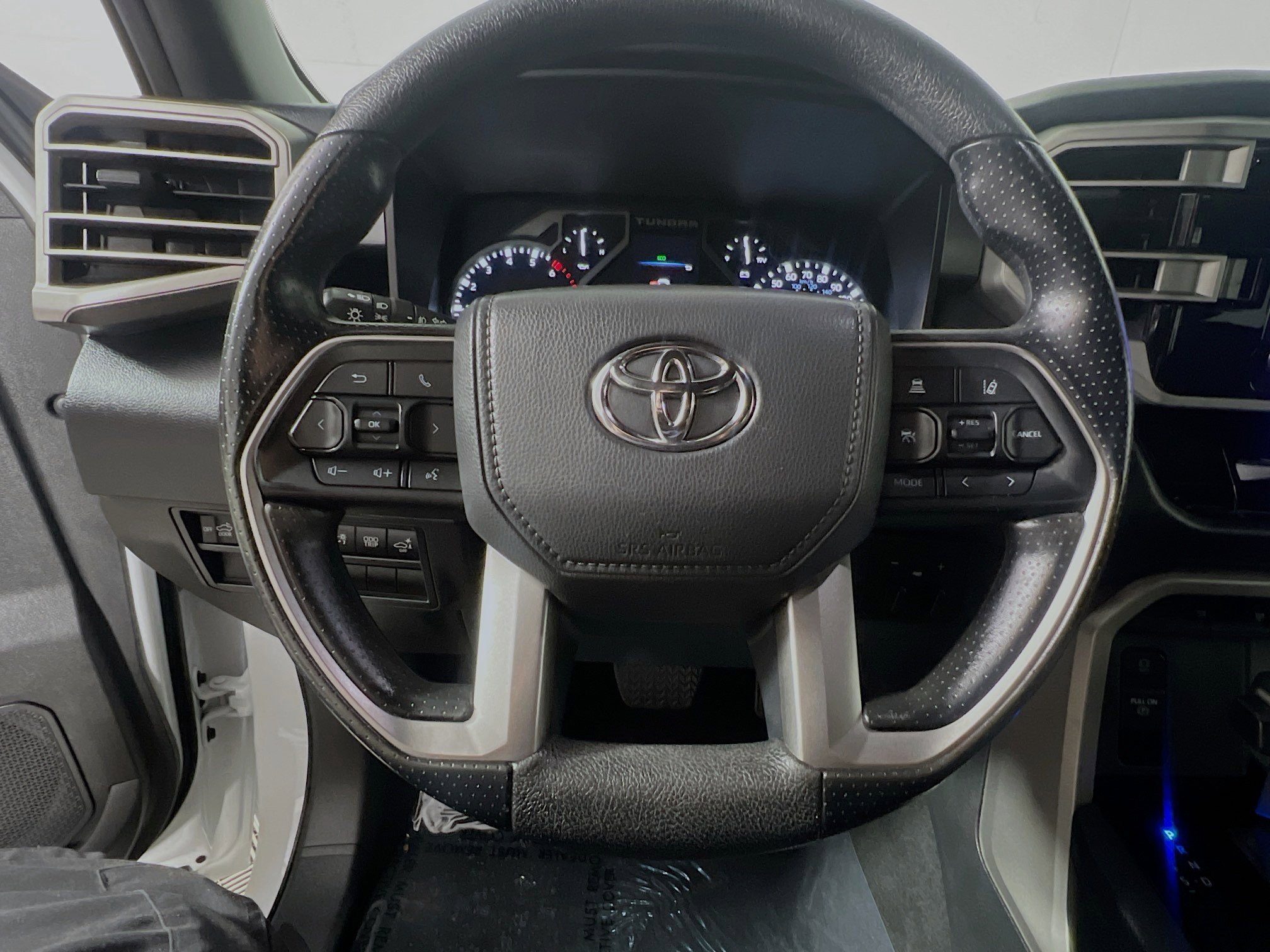 Used 2025 Toyota Tundra SR5 w/ SR5 Convenience Package AWD/4WD image 18