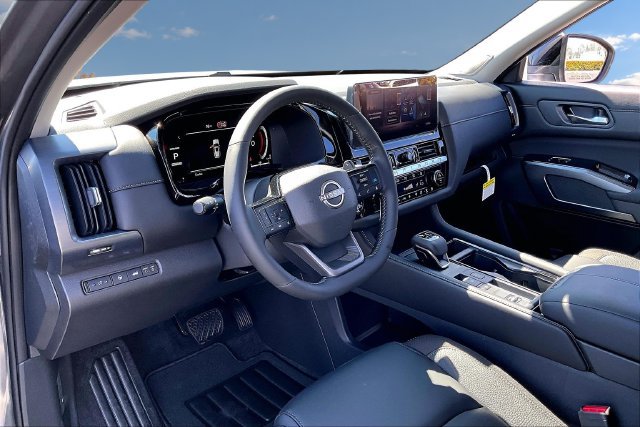New 2026 Nissan Pathfinder SL w/ SL Premium Package FWD image 7