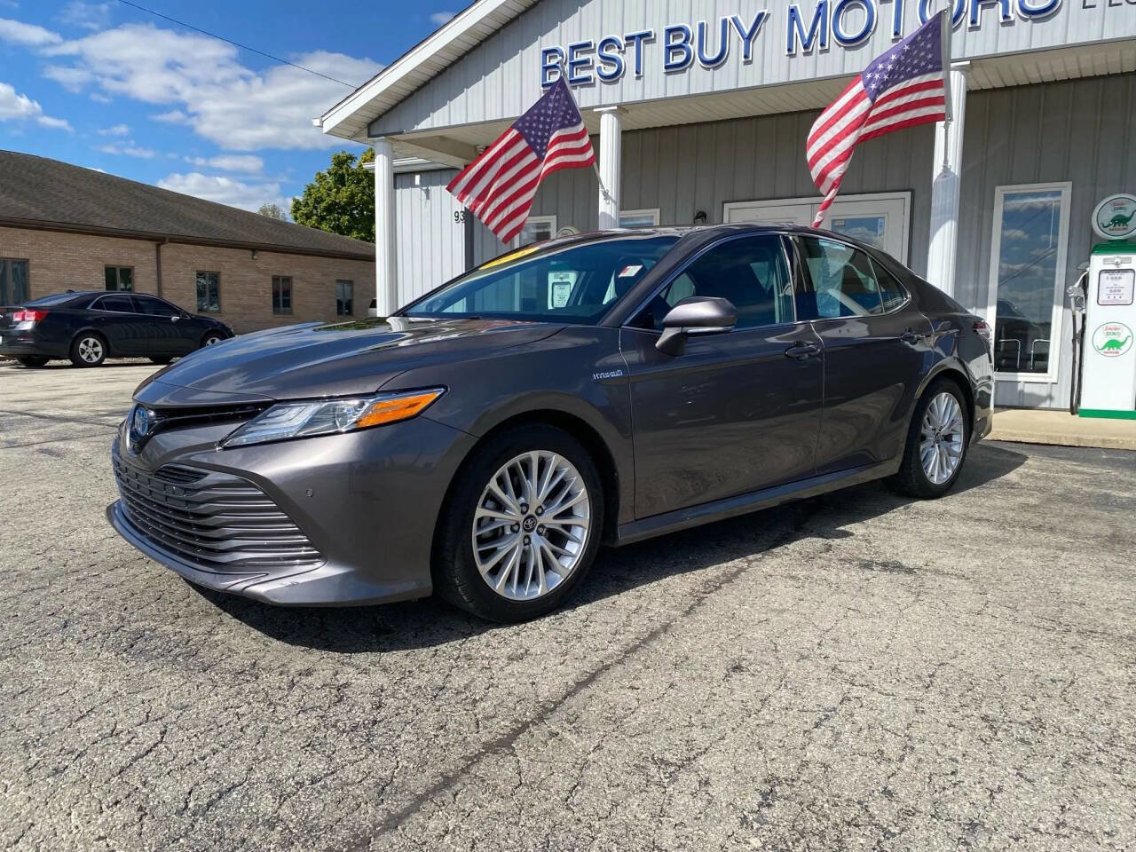 Used 2018 Toyota Camry XLE image 2