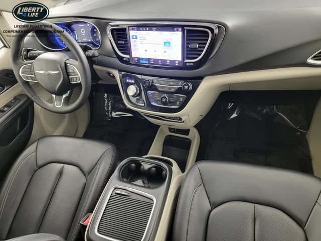 Used 2024 Chrysler Pacifica Touring-L FWD image 32