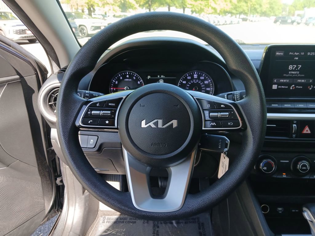 Used 2022 Kia Forte LXS FWD image 29