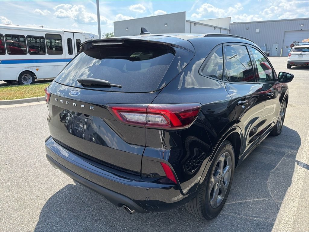 Certified 2023 Ford Escape ST-Line w/ Tech Pack #1 FWD image 5
