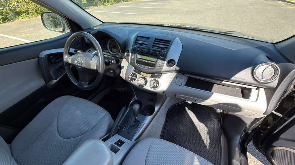Used 2007 Toyota RAV4 Limited AWD/4WD image 28