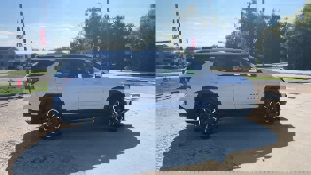 New 2026 Chevrolet Equinox ACTIV w/ Convenience Package III image 9