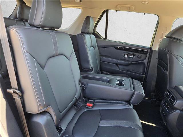 Used 2025 Honda Pilot EX-L image 17