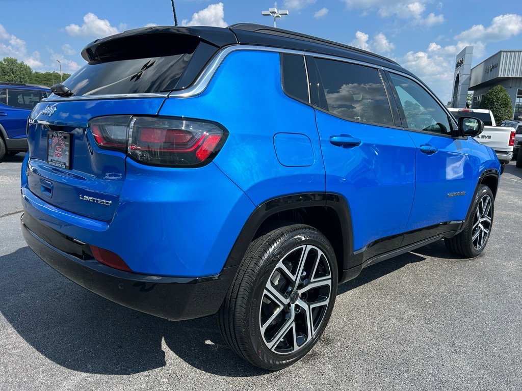 New 2025 Jeep Compass Limited image 4