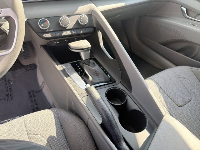 New 2026 Hyundai Elantra SE FWD image 18