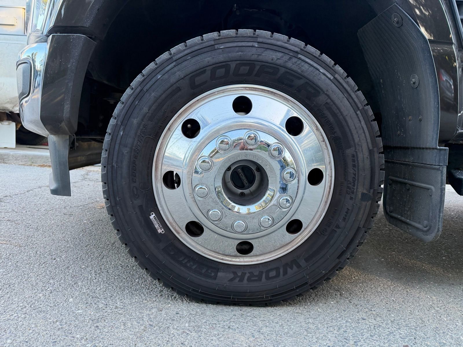 Used 2024 Ford F450 Lariat w/ FX4 Off-Road Package image 10