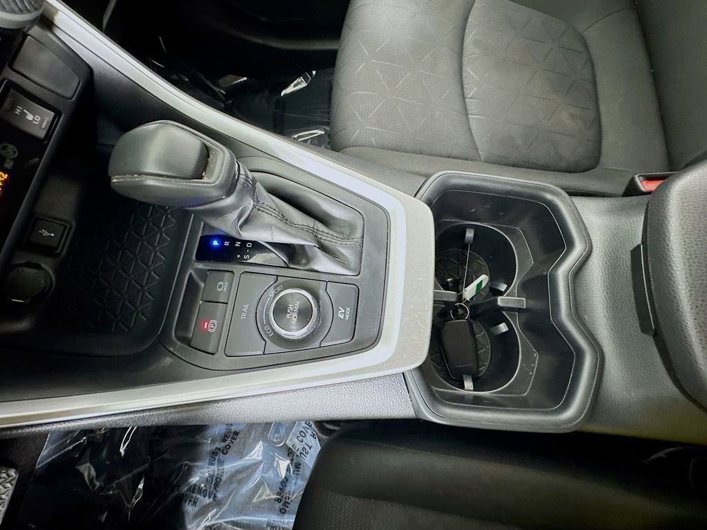 Used 2022 Toyota RAV4 XLE w/ Convenience Package image 16