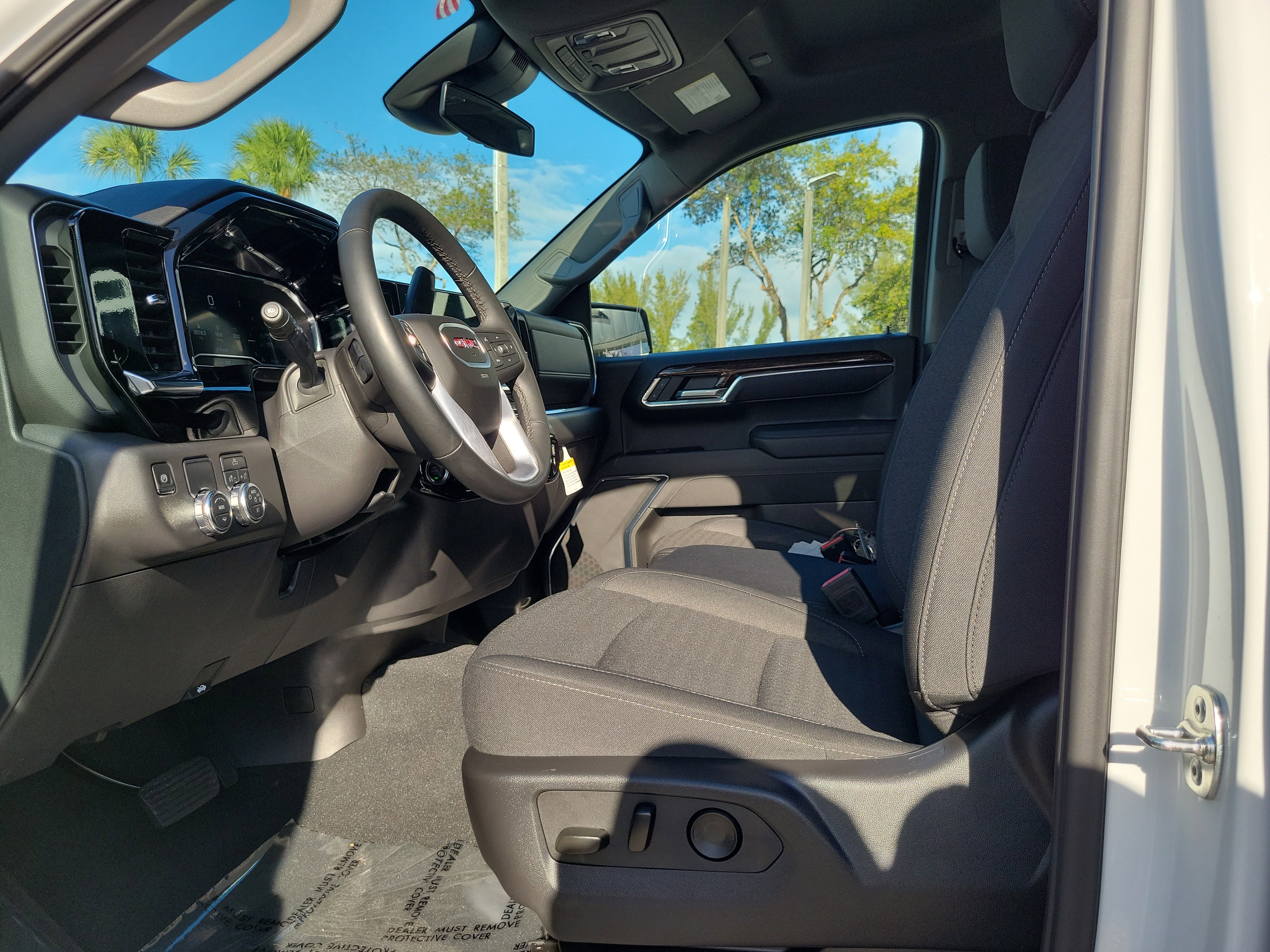 Used 2025 GMC Sierra 1500 Elevation image 16