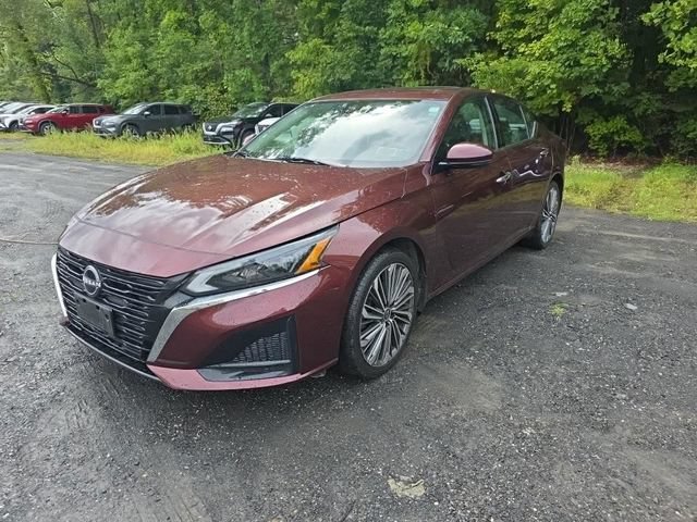 Used 2023 Nissan Altima 2.5 SL AWD/4WD image 2