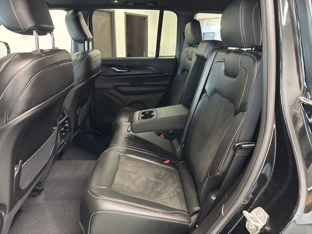 Used 2023 Jeep Grand Cherokee Altitude image 21