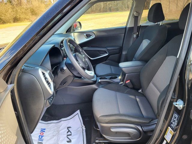 Used 2024 Kia Soul LX w/ Option Group 015 image 11