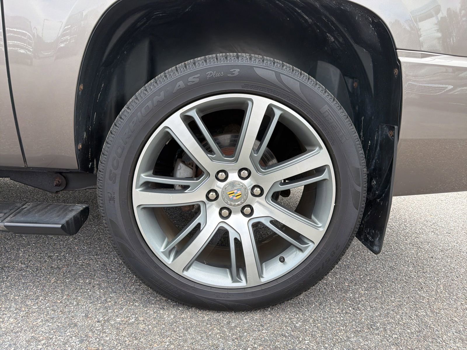 Used 2012 Cadillac Escalade ESV Luxury AWD/4WD image 16