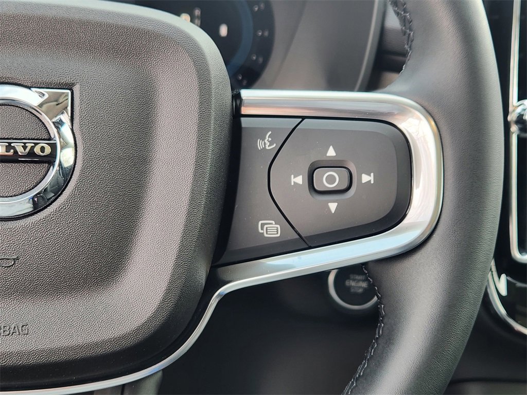 New 2025 Volvo XC40 B5 Ultra w/ Climate Package image 10