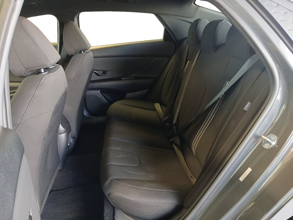 Used 2025 Hyundai Elantra Sport FWD image 16