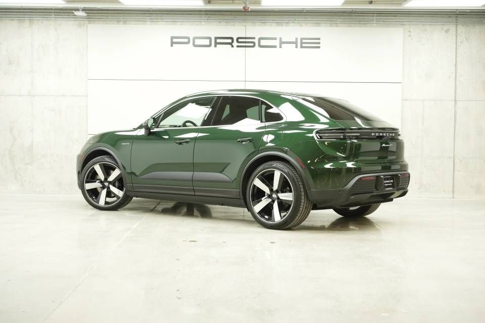 New 2026 Porsche Macan 4S Electric AWD/4WD image 3