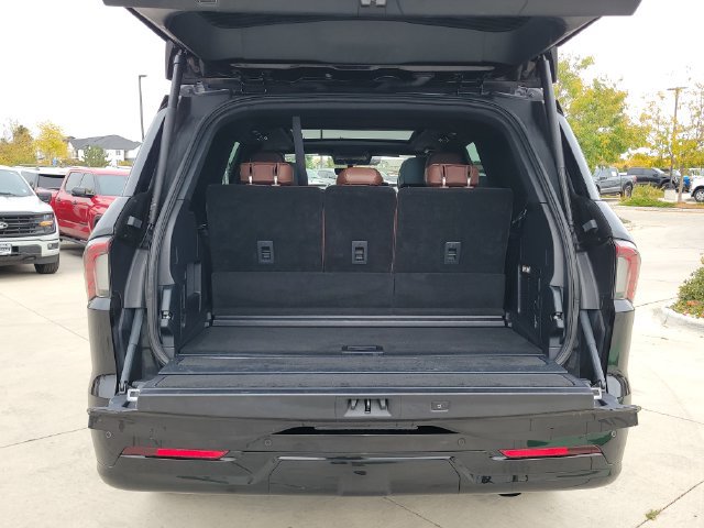 Certified 2025 Lincoln Navigator Reserve AWD/4WD image 15