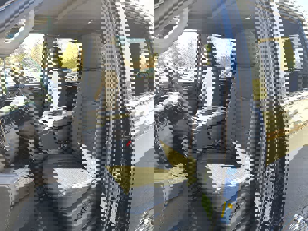 Used 2025 GMC Sierra 3500 SLE w/ SLE Value Package image 11