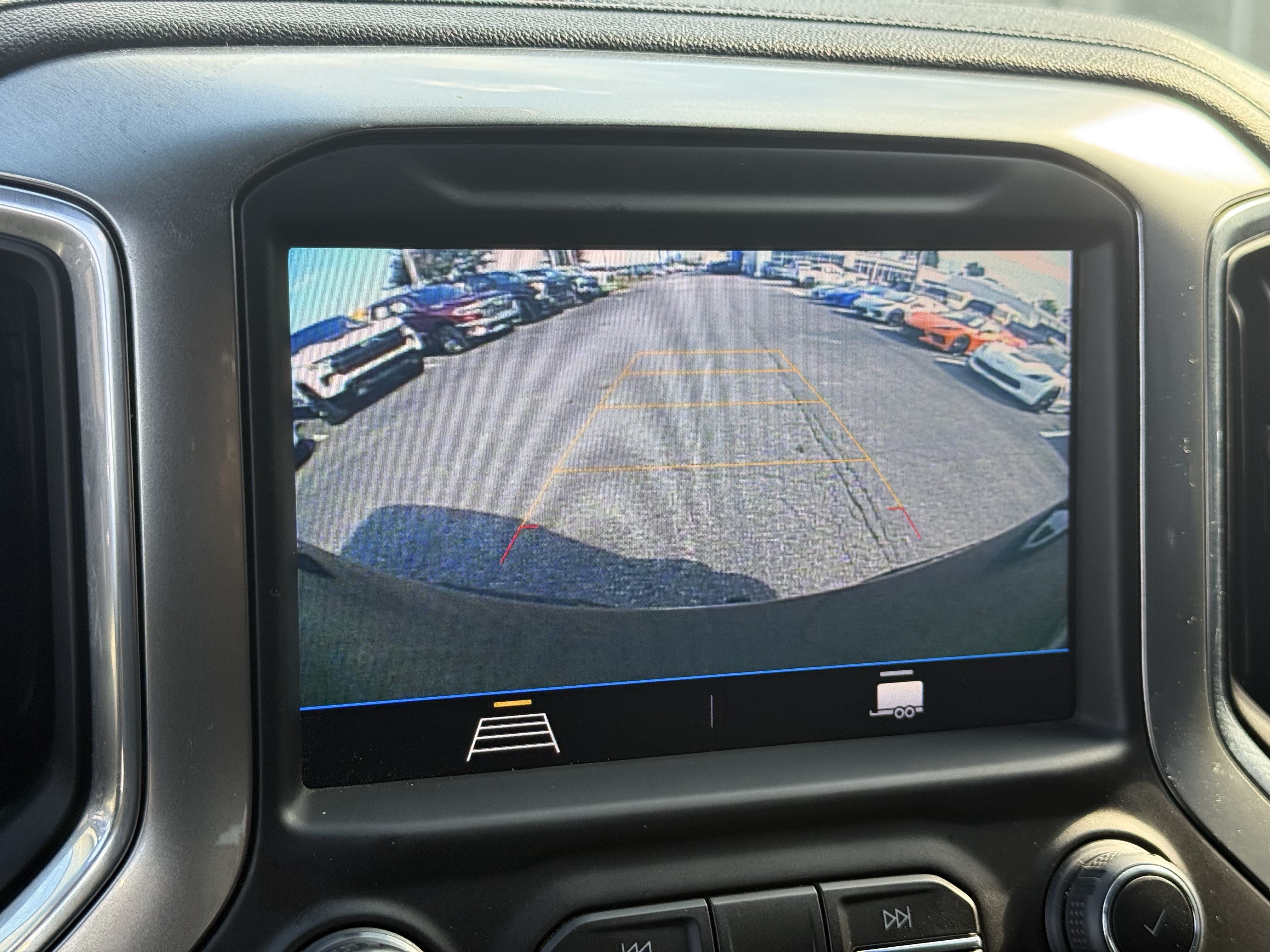 Used 2022 Chevrolet Silverado 1500 LT AWD/4WD image 24