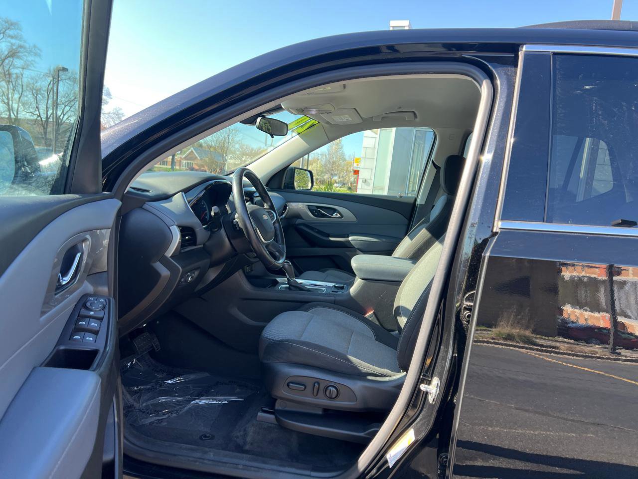 Used 2020 Chevrolet Traverse LT w/ LPO, Cargo Package AWD/4WD image 14