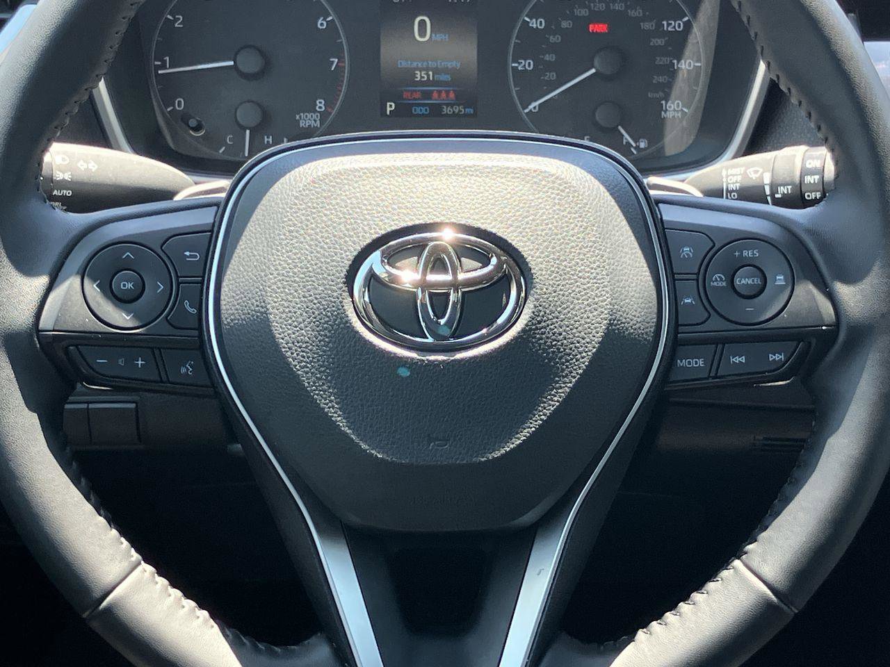 Certified 2025 Toyota Corolla SE FWD image 18