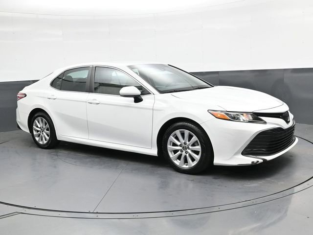 Used 2018 Toyota Camry LE FWD video 2