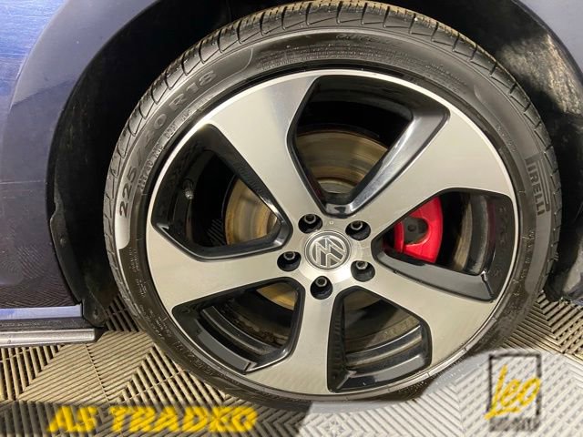 Used 2015 Volkswagen Golf 4-Door FWD image 29