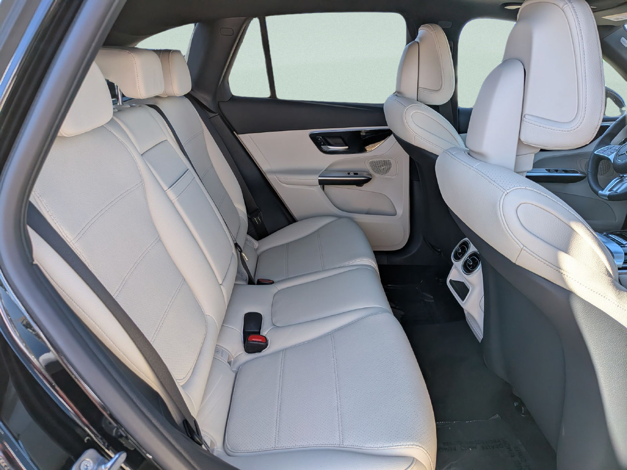 New 2027 Mercedes-Benz GLC 300 image 8