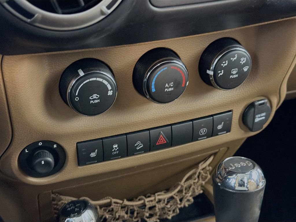 Used 2013 Jeep Wrangler Unlimited Sahara w/ Connectivity Group image 14