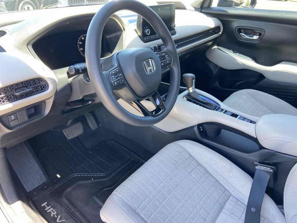 Used 2025 Honda HR-V LX image 6