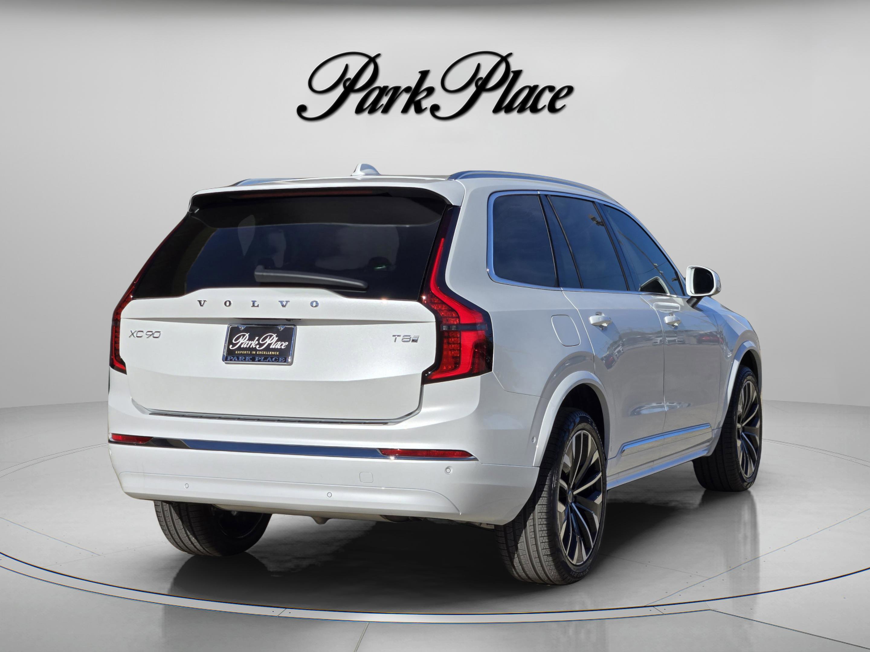 New 2026 Volvo XC90 T8 Plus w/ Protection Package Premier image 9