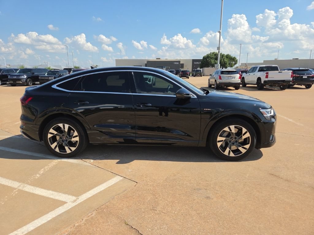 Used 2022 Audi e-tron Premium Plus AWD/4WD image 4
