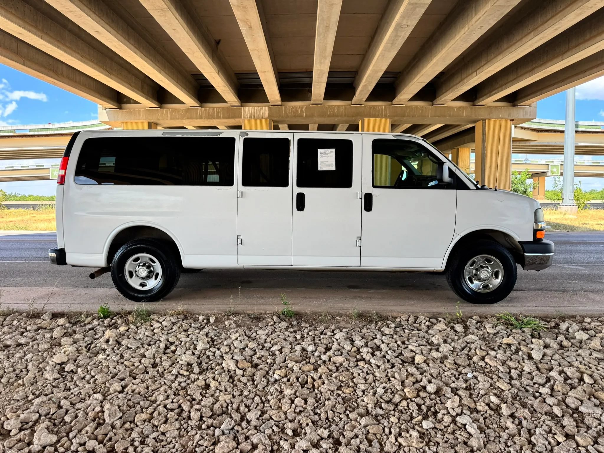 Used 2008 Chevrolet Express 3500 Extended Passenger w/ LT Preferred Equipment Group RWD image 2