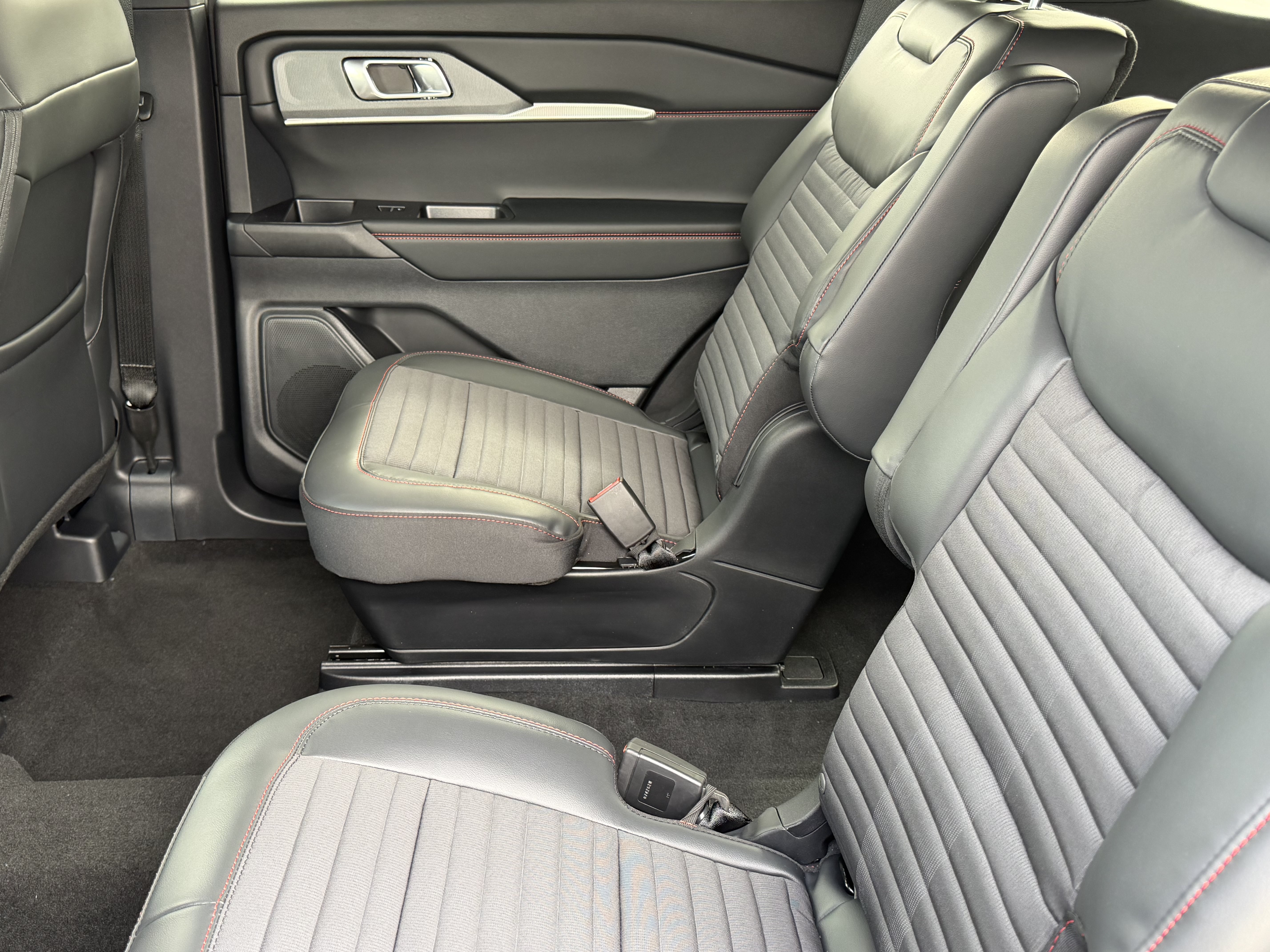 New 2026 Ford Explorer ST-Line AWD/4WD image 11
