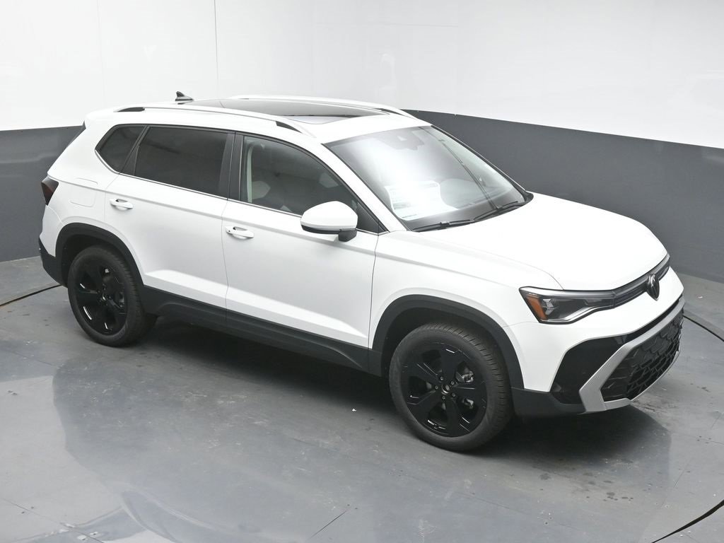 Used 2025 Volkswagen Taos SEL image 41