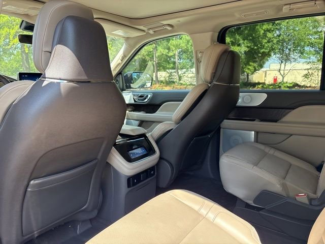 Used 2022 Lincoln Navigator Reserve AWD/4WD image 11