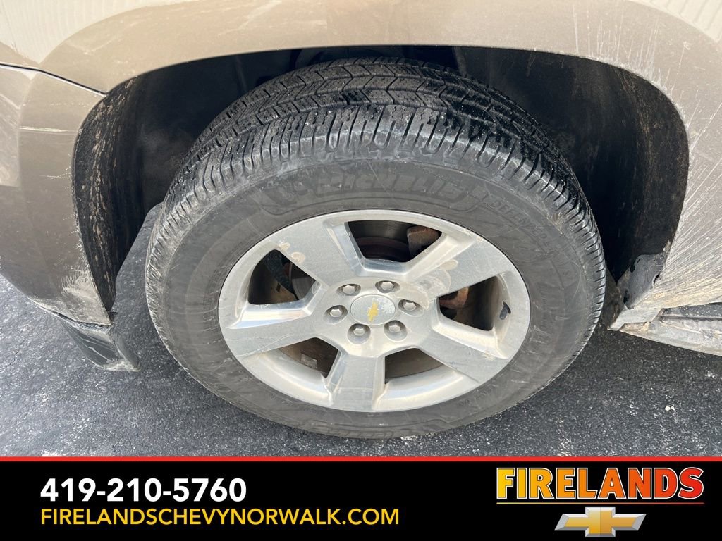 Used 2016 Chevrolet Suburban LT image 18