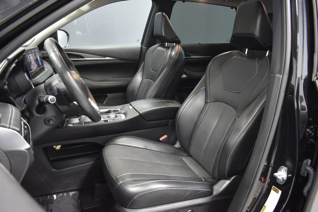 Used 2023 INFINITI QX60 Luxe w/ Performance Audio Package AWD/4WD image 5