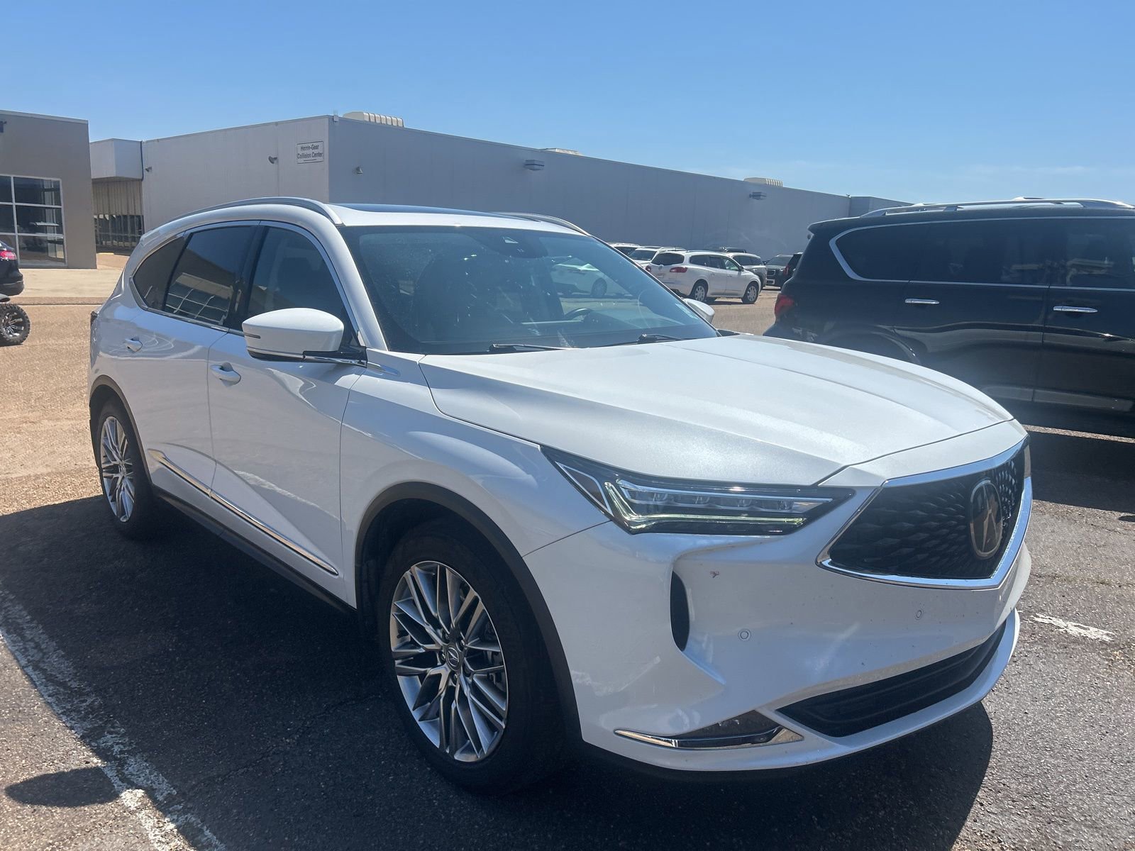 Used 2023 Acura MDX SH-AWD w/ Advance Package image 9