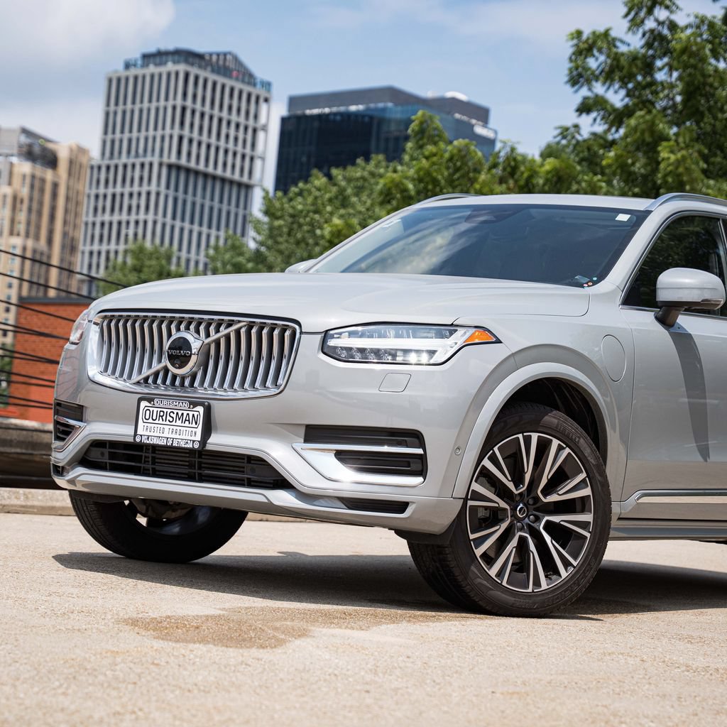 Certified 2025 Volvo XC90 T8 Plus w/ Protection Package Premier AWD/4WD image 2