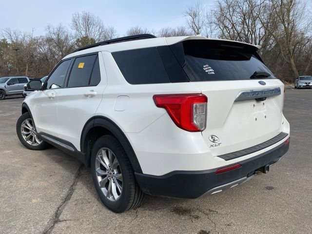 Used 2020 Ford Explorer XLT w/ Equipment Group 202A image 3