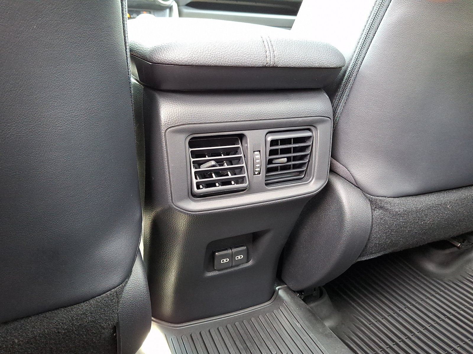Used 2022 Toyota RAV4 XSE AWD/4WD image 13