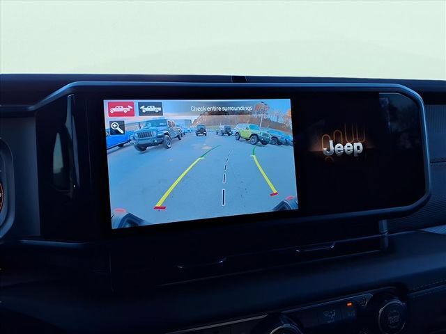 New 2026 Jeep Gladiator Rubicon w/ Safety Group AWD/4WD image 24