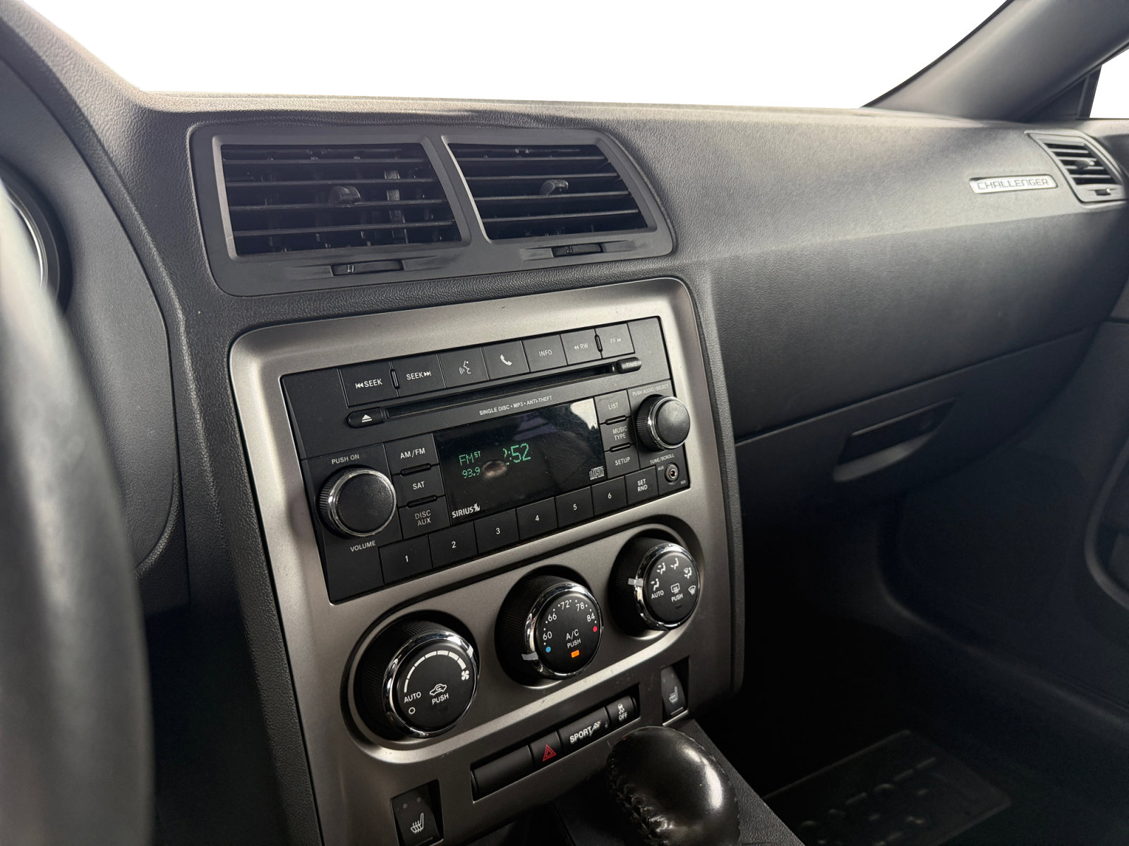 Used 2014 Dodge Challenger R/T image 13